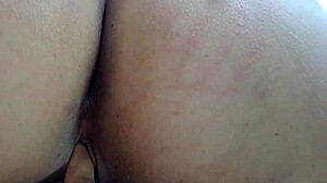 Video rumah MILF berhubungan seks setelah menampar pantat besarnya