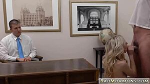 Teen Webcam Virgin Uses Big Dildo After Boyfriend's Web Chat Persuasion