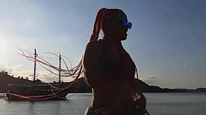 D�bora Fantine Acting Crazy On The Island