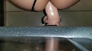 墨西哥人妖再吸假屌想看更多？