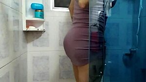 Fernandinha Fernandez gets intensely fucked after calling for shower fix