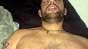 cara bonito loves sucking big cock hard