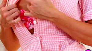 Does cute candy abigail mac show her perfect curvy body after hot striptease?