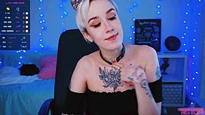 cute tomboy masturbates on cam