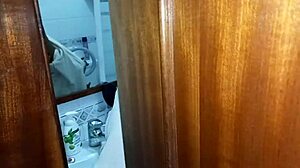 invadi o banheiro e fodi a minha conhada angolana gostosa que faz belos broches com batom vermelho e adora ser fodida na ausencia do marido por enormes paus duros?