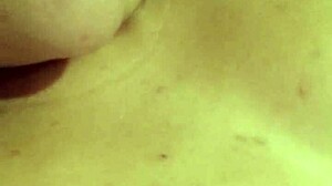 novinha gozando muito na masturbação parte 1