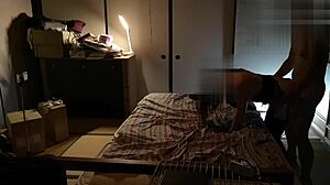 アングルを変えて立ちバックからの手こきフィニッシュ！