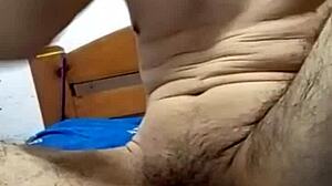 Shy Guy Gets Delicious Hetero Handjob