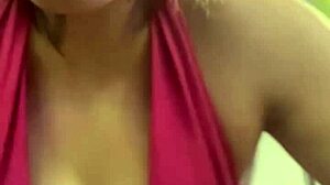 Nossa meu treino na academia me deixou muito suada qui at� minha bucetinha escorreu fiquei com vergonha de tanto tes�o