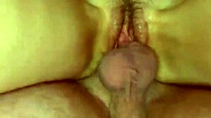 Polla dura me llena el coño de semen