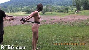 Upside down babe delivers sloppy oral sex intensely.