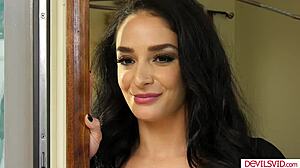 Slut milf fucks errand boy and squirts all over