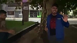 Desnuda en la Calle y en la Casa de Mis Amigos