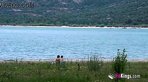 time for sneaky voyeur action with big-assed amanda luxor