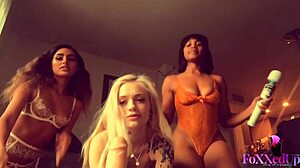 Kolme lesboa, Jenna Foxx, Alex Gray ja Naomi Woods, nauttivat kuumasta kolmiosta hormoniensa kanssa