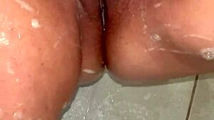 parejitacaliente shaves her pussy for boyfriend