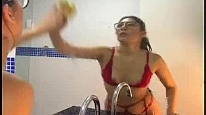 Mel Khalifa loves showing off in live streams on Sexlog