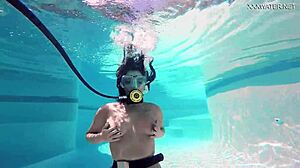 Brita Piskova masturbates her tight pussy underwater in pool