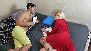 Namorado safado bota mulher e o amigo gay pra chupar seu pau