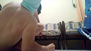 En La Repeticion Esta El Gusto Hijastro Le Obsequia A Su Madrastra Varios Minutos De Placer Follando Totalmente Gratis Por El Culo