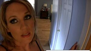 i love watching sexy nikki sexx fuck herself with her toys, it's so hot!