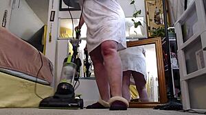 Look at me vacuuming with no panties on!