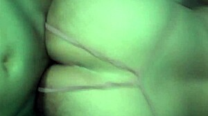 Pov filmo con el celular a mi novia con su tanga abierta mientras hacemos webcam