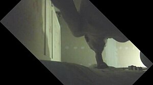 Etalon Couilles Pleines Gros Juteur Se Fait Purger En Glory Hole