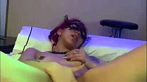 morocha putita masturbates for followers online