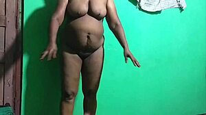 Watch this single girl masturbate on camera! So hot!