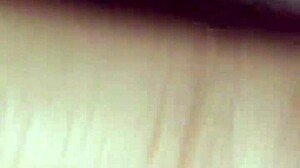 mi papi se mete en mi cama y deja su leche en mi coño peludo?