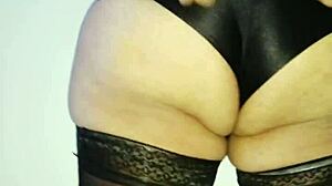 My fat ass makes me feel so sexy and desired