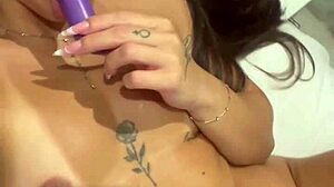 Meu Brinquedinho Acabou A Pilha Tive Que Botar No Cuzinho Pra Gozar!