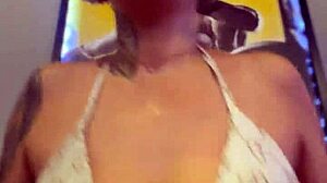 i sweated so much at the gym my pussy got soaked and dripping with horniness down my legs