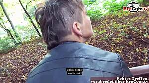 Deutsche Alte Hausfrau Im Park Abgeschleppt Und Outdoor Gefickt!