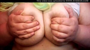 Starlightxii plays with her tits till she cums 😍