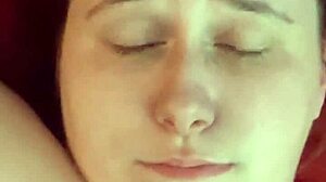 Amateur receives a surprising cumshot on her face.