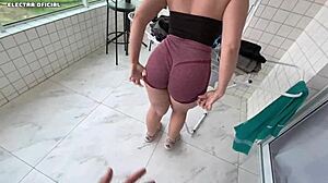 contratei essa empregada e ela � muito gostosa n�o aguentei de tes�o nessa bunda 😏