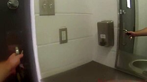 Wife has public sex and gets creampie in the park