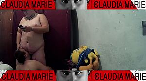 Fat girl loves pussy eating before dinner 😋