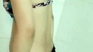 Vietnamese Babe E Trang Nguyen Boldly Exposes Pussy During Bath On Bigo