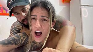 Quando pega daquele jeito sente tudo dentro pau latejando quase gozando