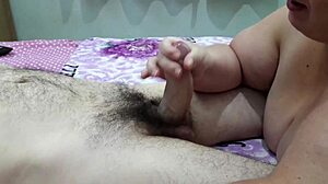 Awesome handjob from amateur wife in homemade video 😍