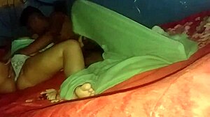 Me tiene loco el enorme culo de mi hermanastra y me la follo bien rico