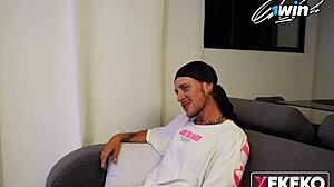 i fuked the delivry guy at home