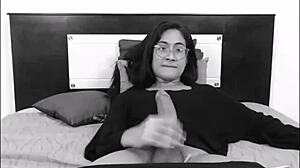 Hey, Want to See Colombian Shemale's Monster Load Live on Cam?