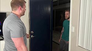 丰满骚货玛丽莲·梅森变态三人行