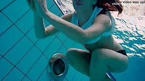 Horny Teen Gets Naked Fast And Shows Her Sexy Body Outdoors