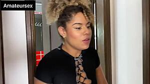 Novinha Safada Tranza Escondido Do Pai E Da M�e Dentro Do Banheiro Com O Negao Dotado