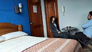 Follandome a la agente inmobiliaria con mi gran polla!